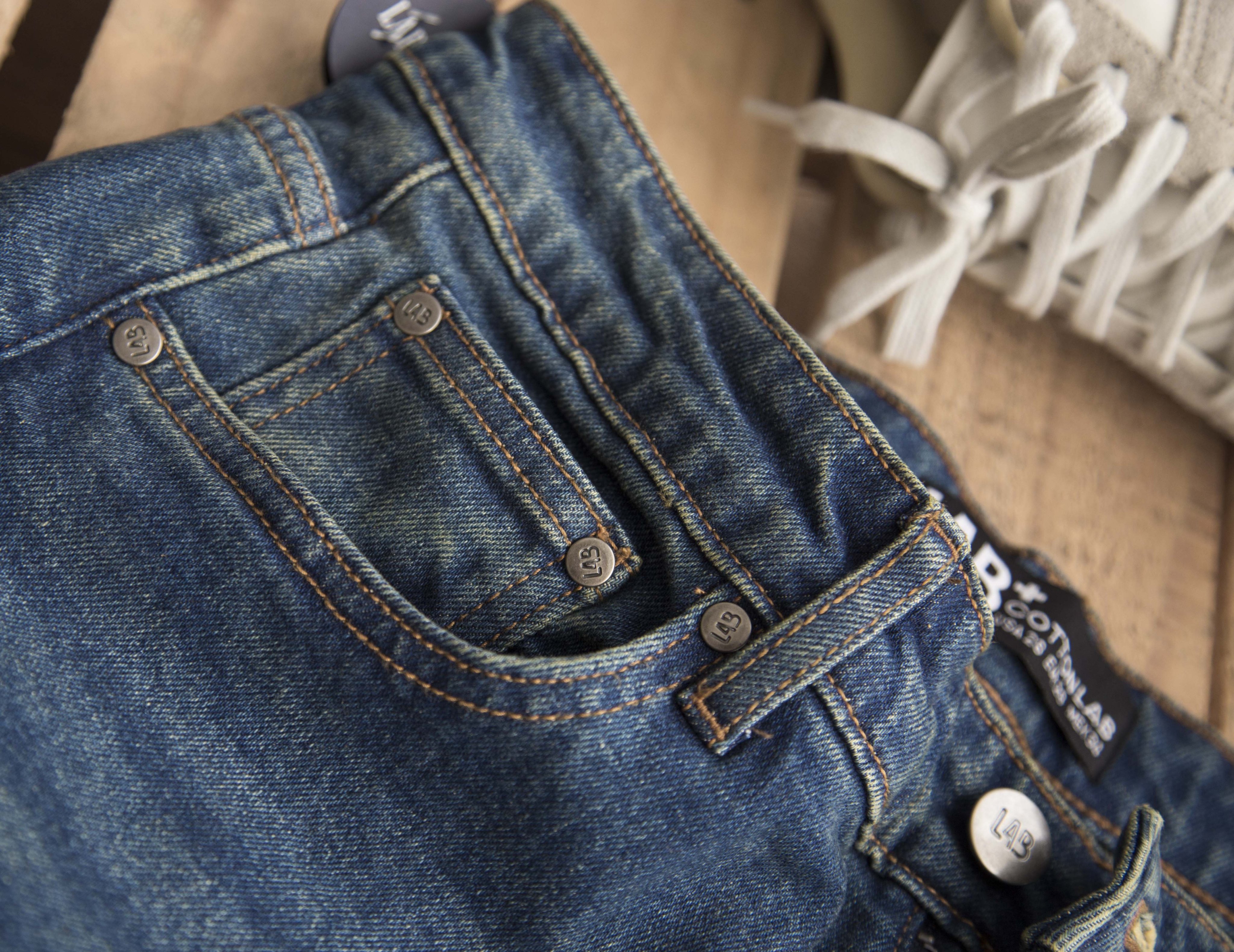 [CHÍNH HÃNG] Quần Jean nam vải Denim co giãn nhẹ form Slim ống đứng | quần nam jean xanh đậm - LAB220904