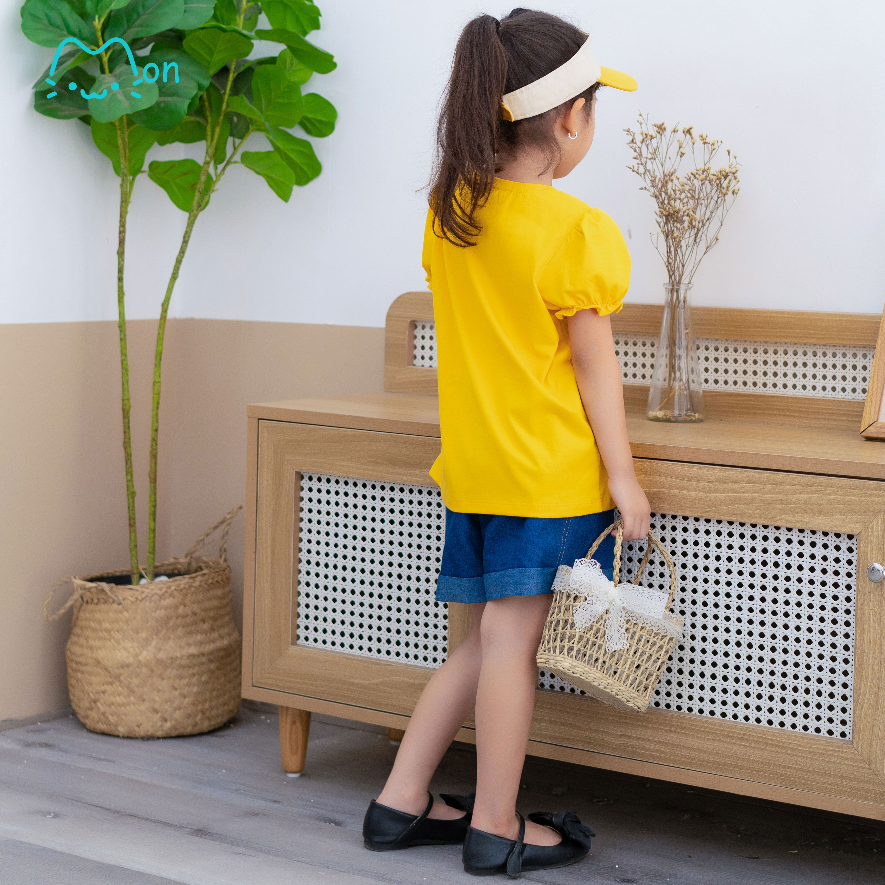 Áo thun bé gái chất cotton cao cấp, áo phông cho bé thấm hút mồ hôi, nhẹ mát tay bo chun sang trọng MonBabies MA2241