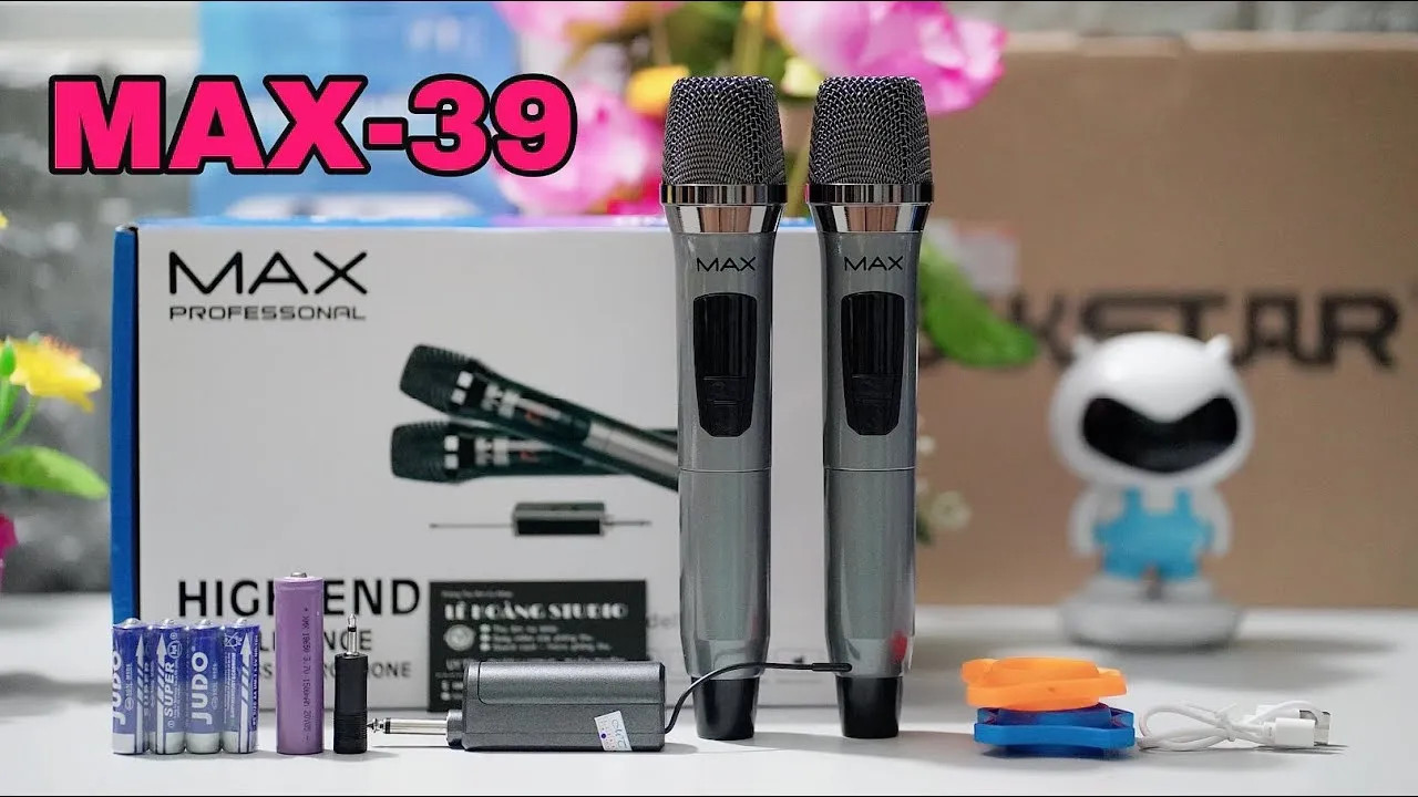Micro Karaoke Không Dây Đa Năng Max 39 Chống Hú - Màn Hình Lcd Hiển Thị Tần Số - Phù Hợp Cho Mọi Thiết Bị
