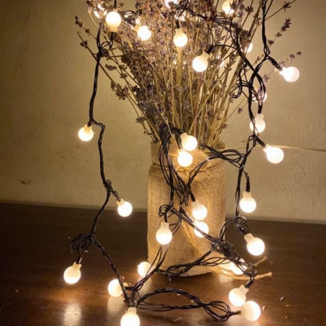 Đèn Trang Trí Cherry Ball Treo Ngoài Trời Dây Đen Màu Sáng Vàng