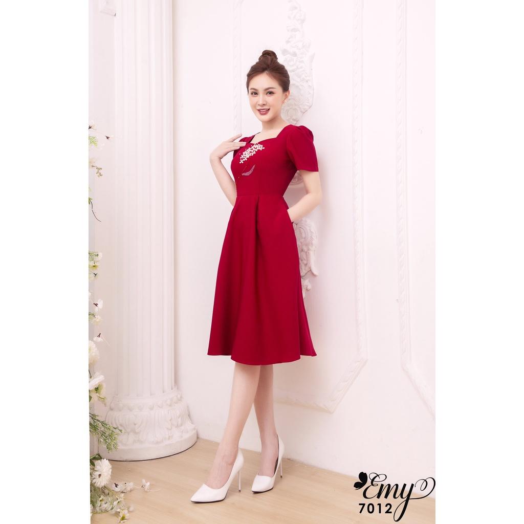 Đầm EMY EM7012  Xoè Cổ Lục Giác