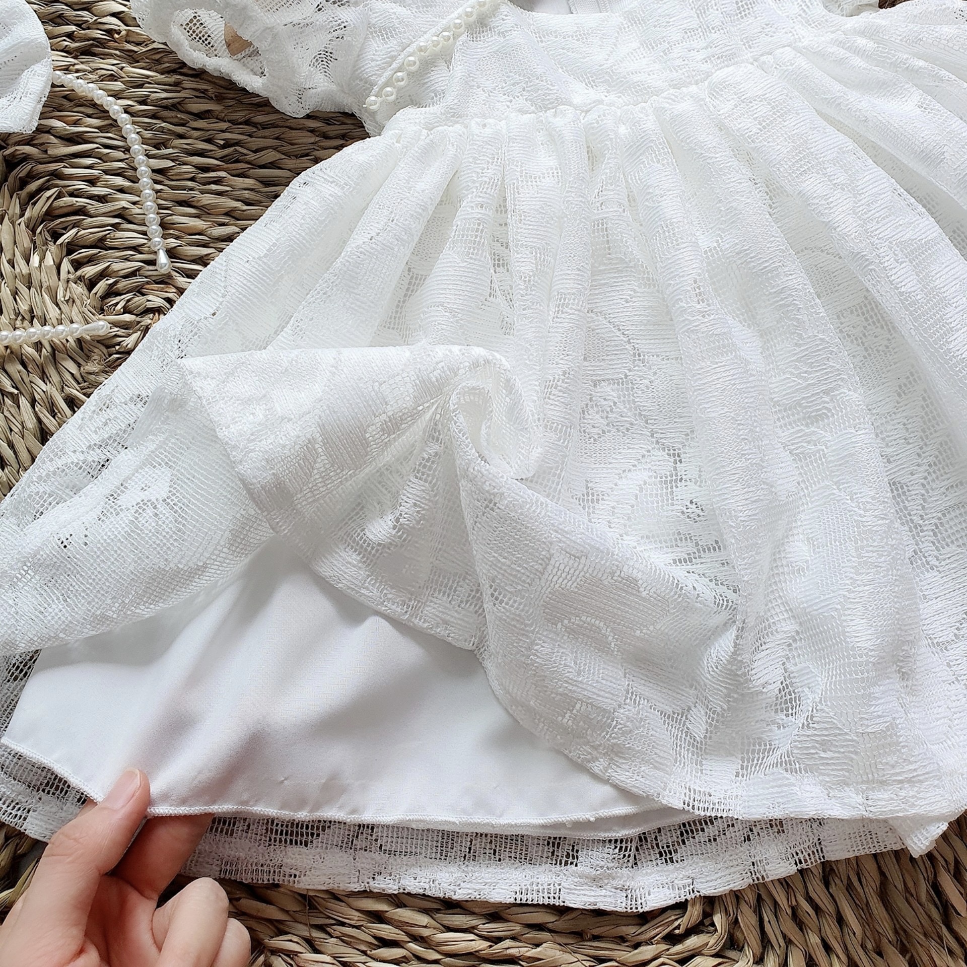 Váy Đỏ Ren Cổ Tàu Cho Bé Gái 4 - 18kg Tay Ngắn Xinh Xắn