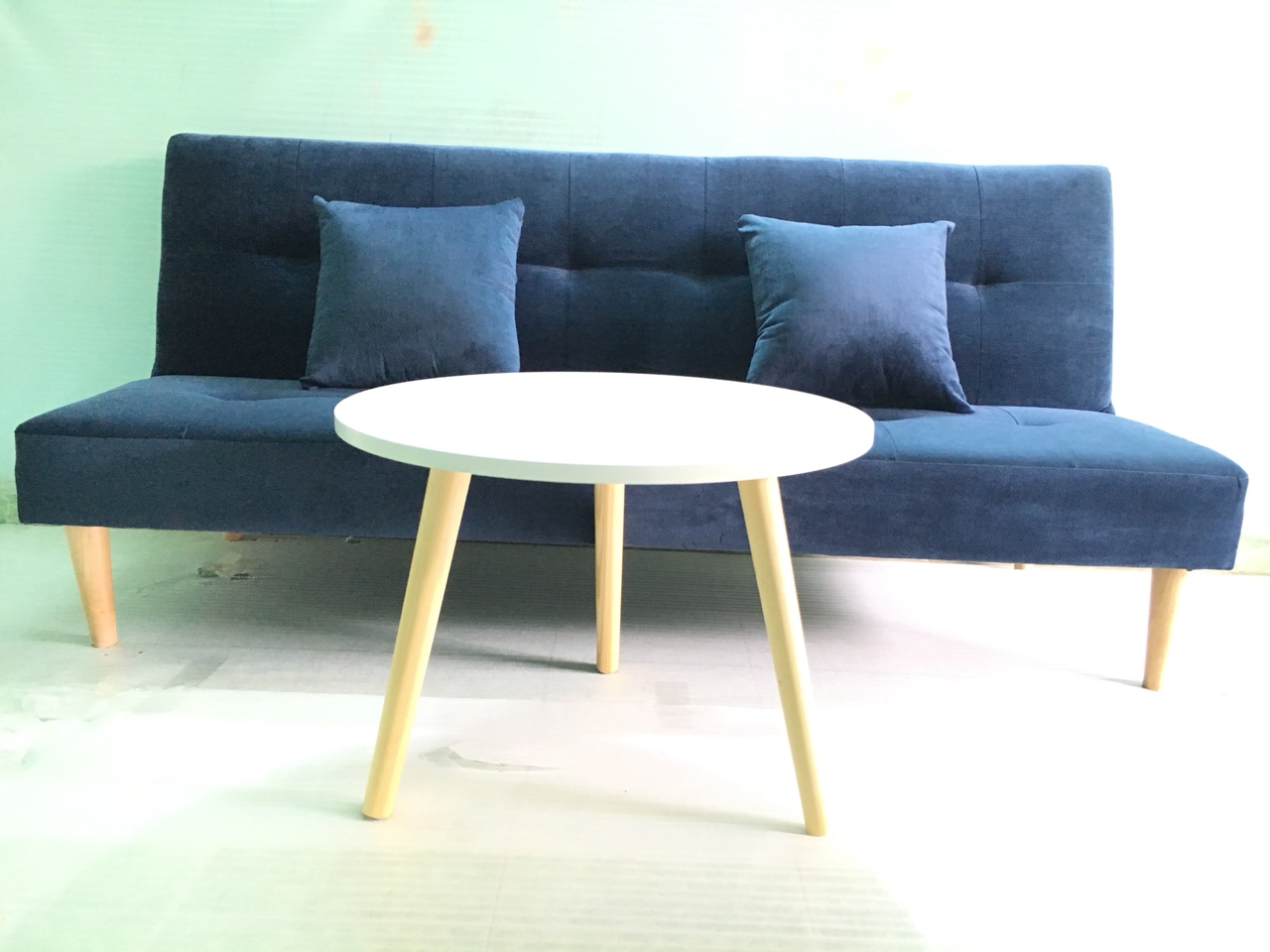 Ghế sofa bed xanh dương đậm nhung và bàn tròn XDDN 1m7x90