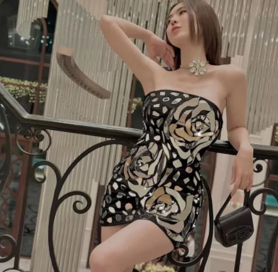 Choker đá hoa bản to xuất sắc lắm lun