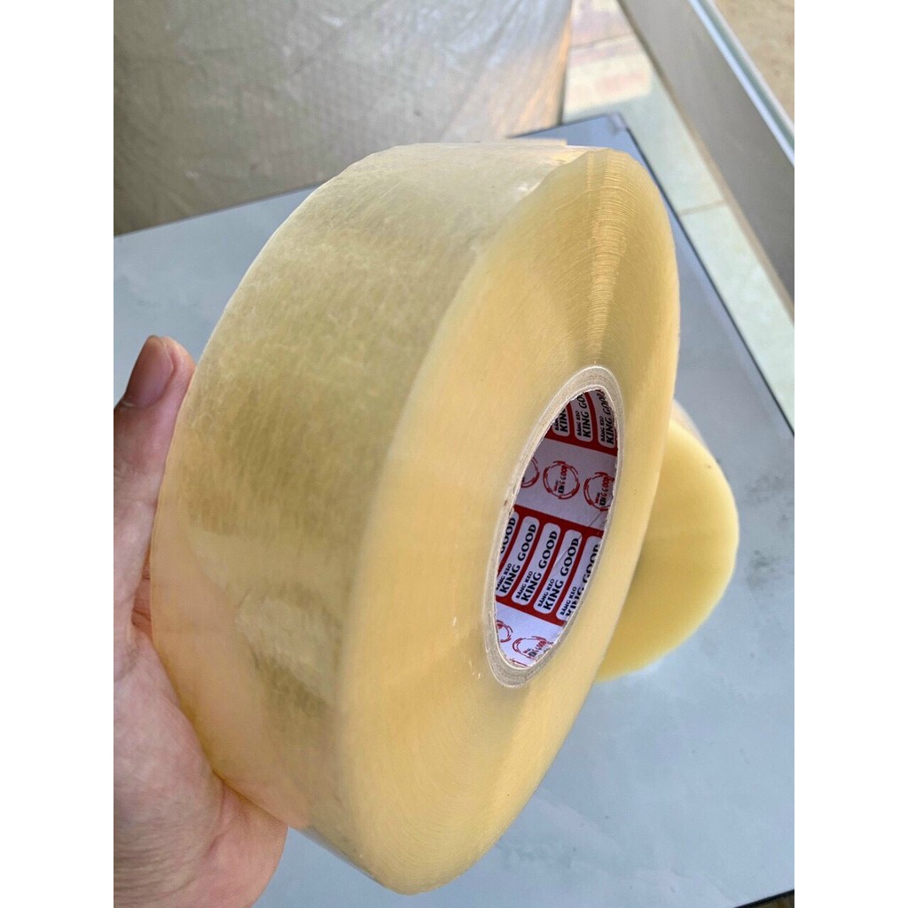 Cuộn băng keo trong gói hàng loại 500g bản 4,8cm.