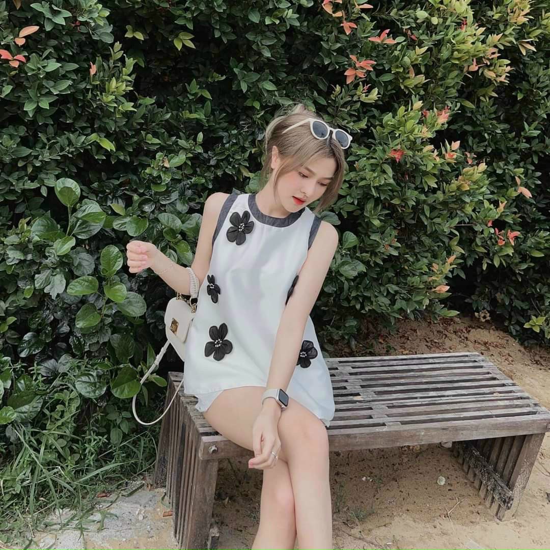 Set bộ đùi phối áo có họa tiết hoa cực dễ thương