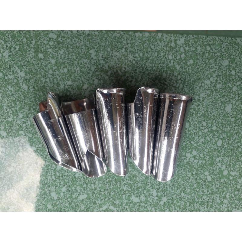 Móng Tay Lột Tôm, Ngón Tay Sắc.