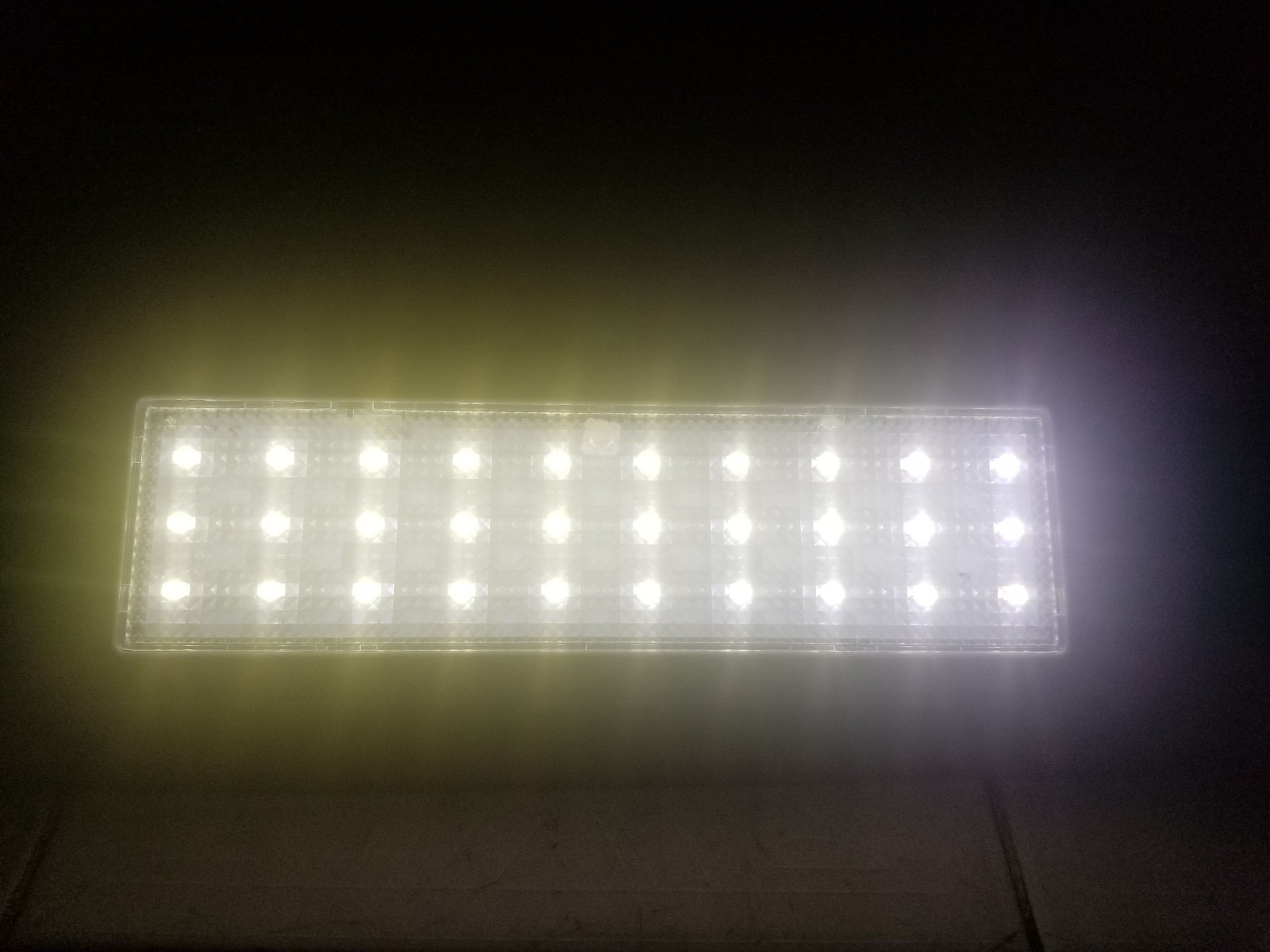 Đèn led ốp gắn treo tường thông minh năng lượng mặt trời có cảm biến GIVASOLAR GV-WL0712