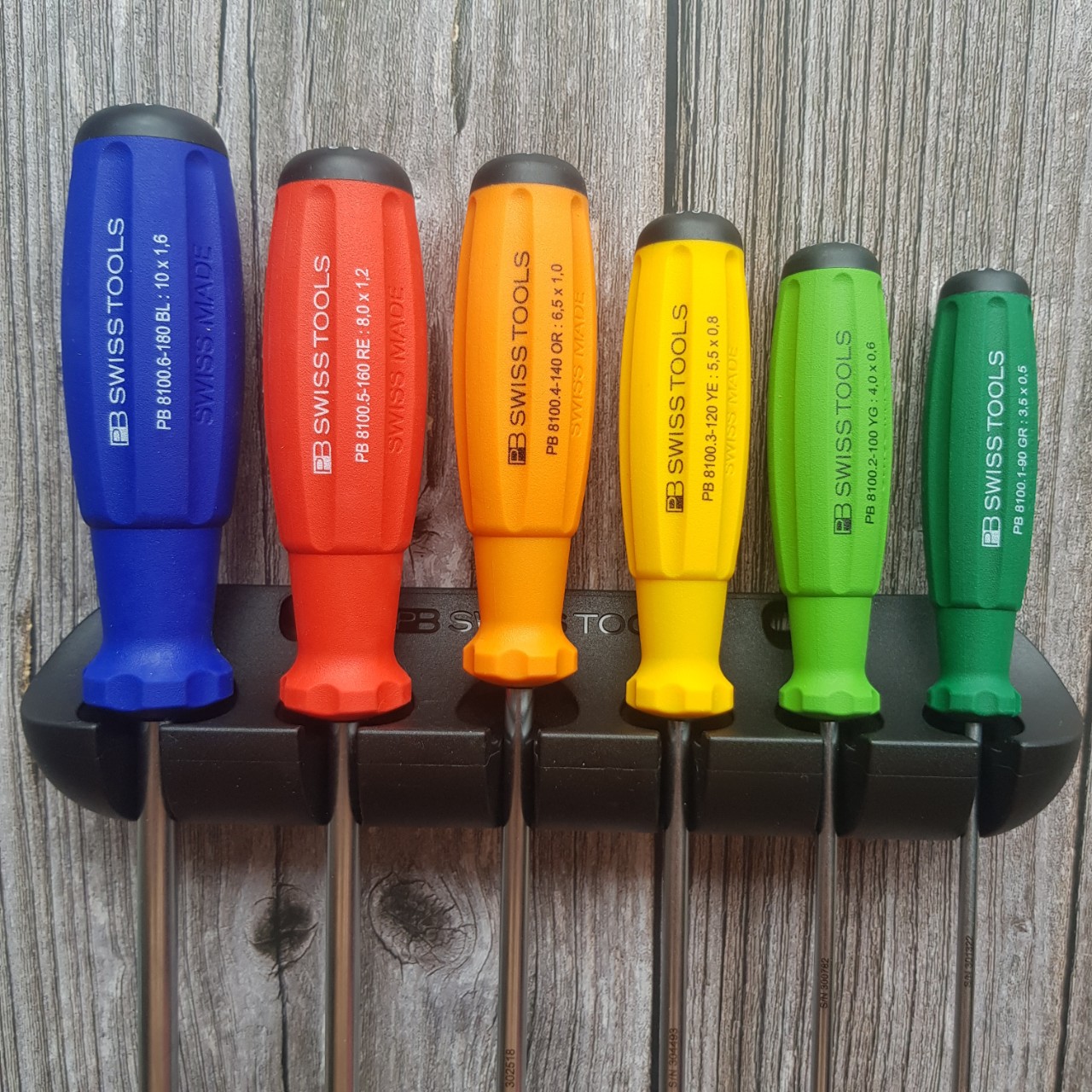 Bộ Tua Vít Rainbow Mũi Dẹp Tay Êm Swiss Grip PB Swiss Tools 8240.RB