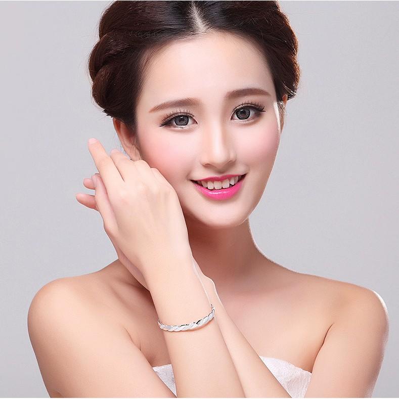 Lắc tay bạc nạm đá và phay cách siêu đẹp