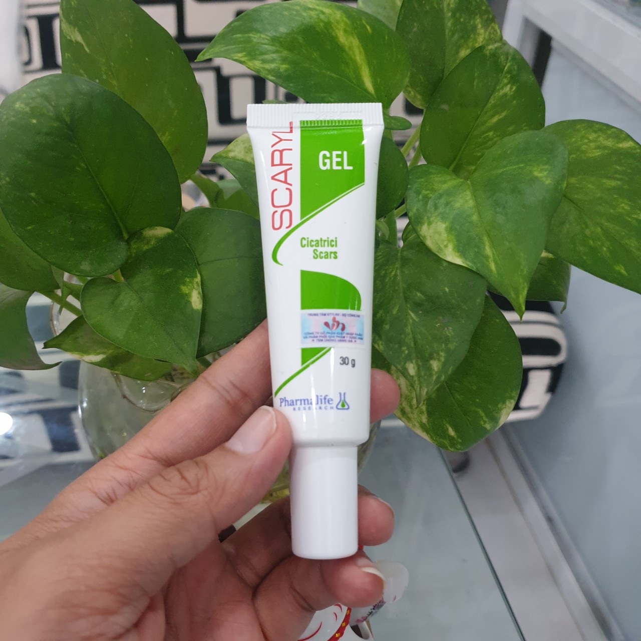 Gel làm mờ sẹo Pharmalife Scaryl Gel Cicatrici 30g - sẹo lồi, sẹo lõm, sẹo thâm lâu năm + Tặng 1 mặt nạ Dermal bất kỳ