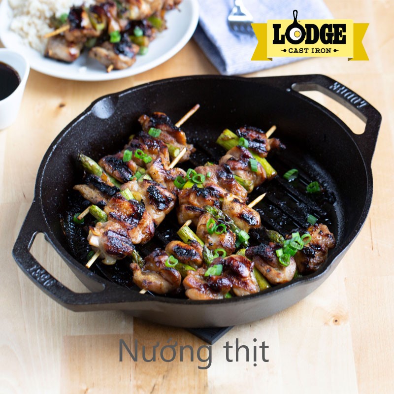 Chảo gang nướng Lodge hai tay cầm có rãnh, tròn 26cm-L8GPL. Chảo dùng nướng, chiên, xào, áp chảo