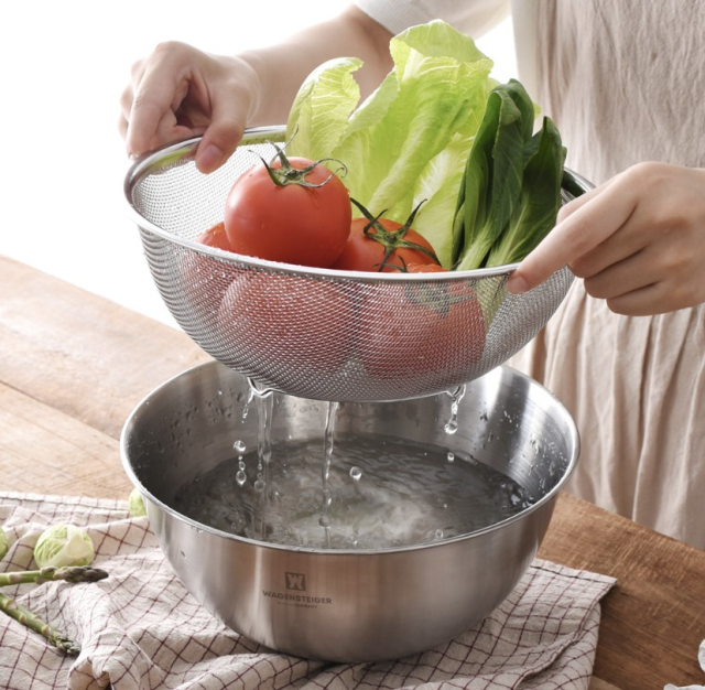 Set bát trộn và rổ lưới inox Wagenteiger 22cm
