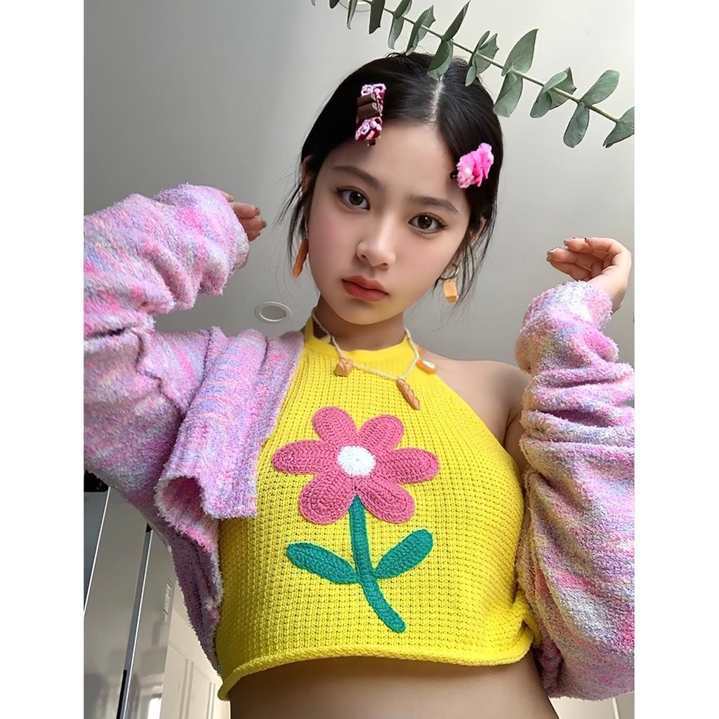 Áo croptop kiểu nữ 3 lỗ ôm body cổ yếm không tay len dệt kim bông hoa phía sau cột dây màu vàng