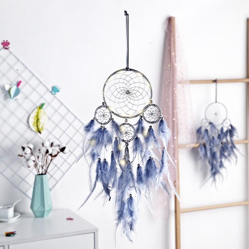 Dreamcatcher bằng sắt đính lông vũ và ngọc trai tinh tế trang trí nội thất