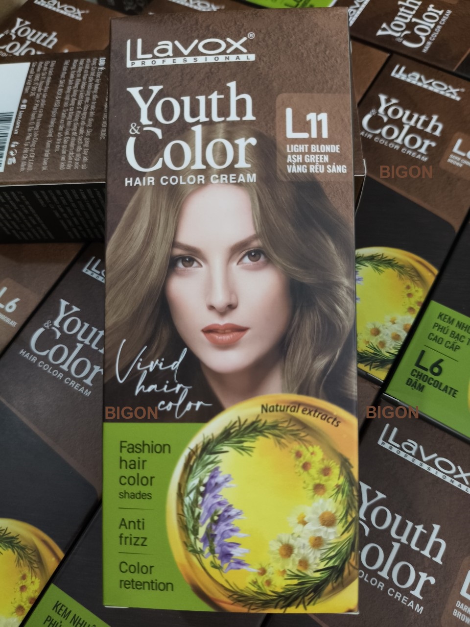 Vàng Rêu Sáng - Combo 2 Kem Nhuộm Tóc Màu Thời Trang Lavox Youth&amp;Color L11 Vàng Rêu Sáng + L24 Nâng Tông Màu (Sử Dụng Màu L24 Để Nâng Tông Màu Tóc Trước Khi Nhuộm Màu Nhuộm L11 Vàng Rêu Sáng )