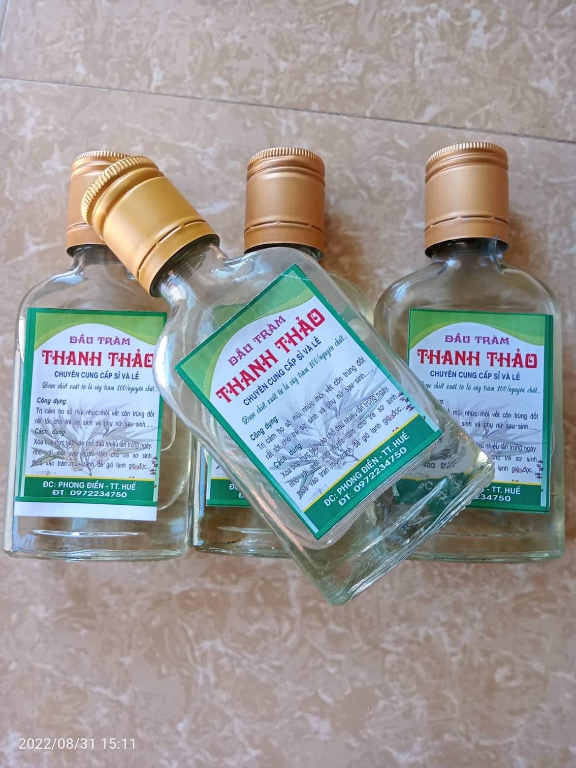 Dầu tràm Huế nguyên chất loại 1 ,chai 100ml , rất tốt cho trẻ nhỏ và người lớn , giúp thanh lọc không khí , xua đuổi các loại côn trùng chăm sóc và bảo vệ sức khỏe cho cả nhà