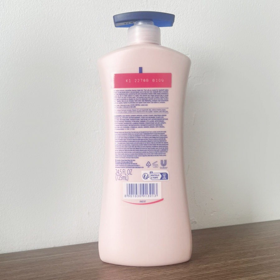 Sữa dưỡng thể Vaseline Healthy White UV Lightening Body Lotion 725ml