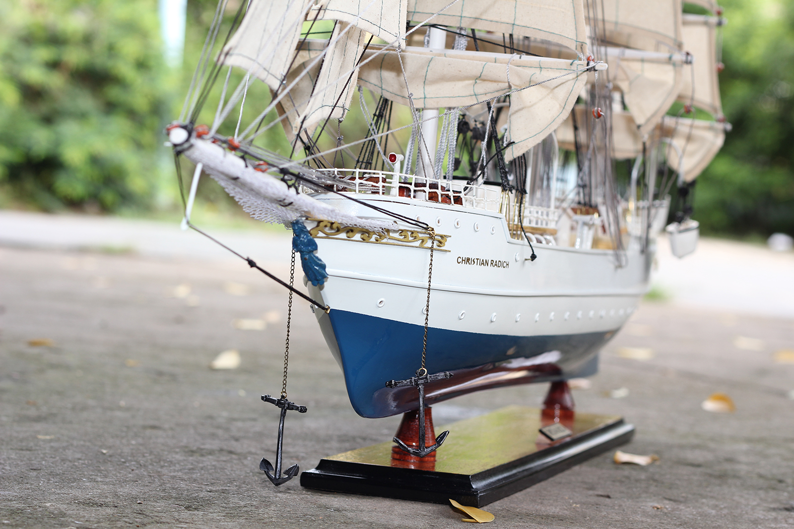 Thuyền gỗ trang trí Christian Radich dài 97cm