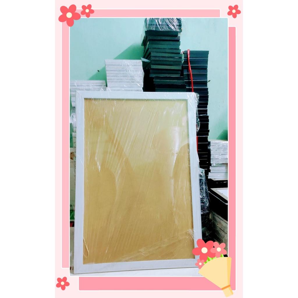 {Mặt khung bằng mica}-Khung ảnh cỡ 50x75cm loại bản dầy đẹp, tặng kèm đinh móc treo.