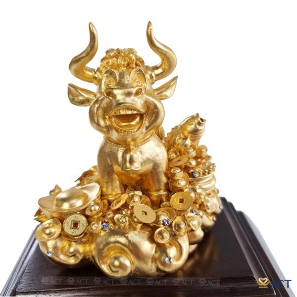 Tượng trâu ngọc đế gỗ