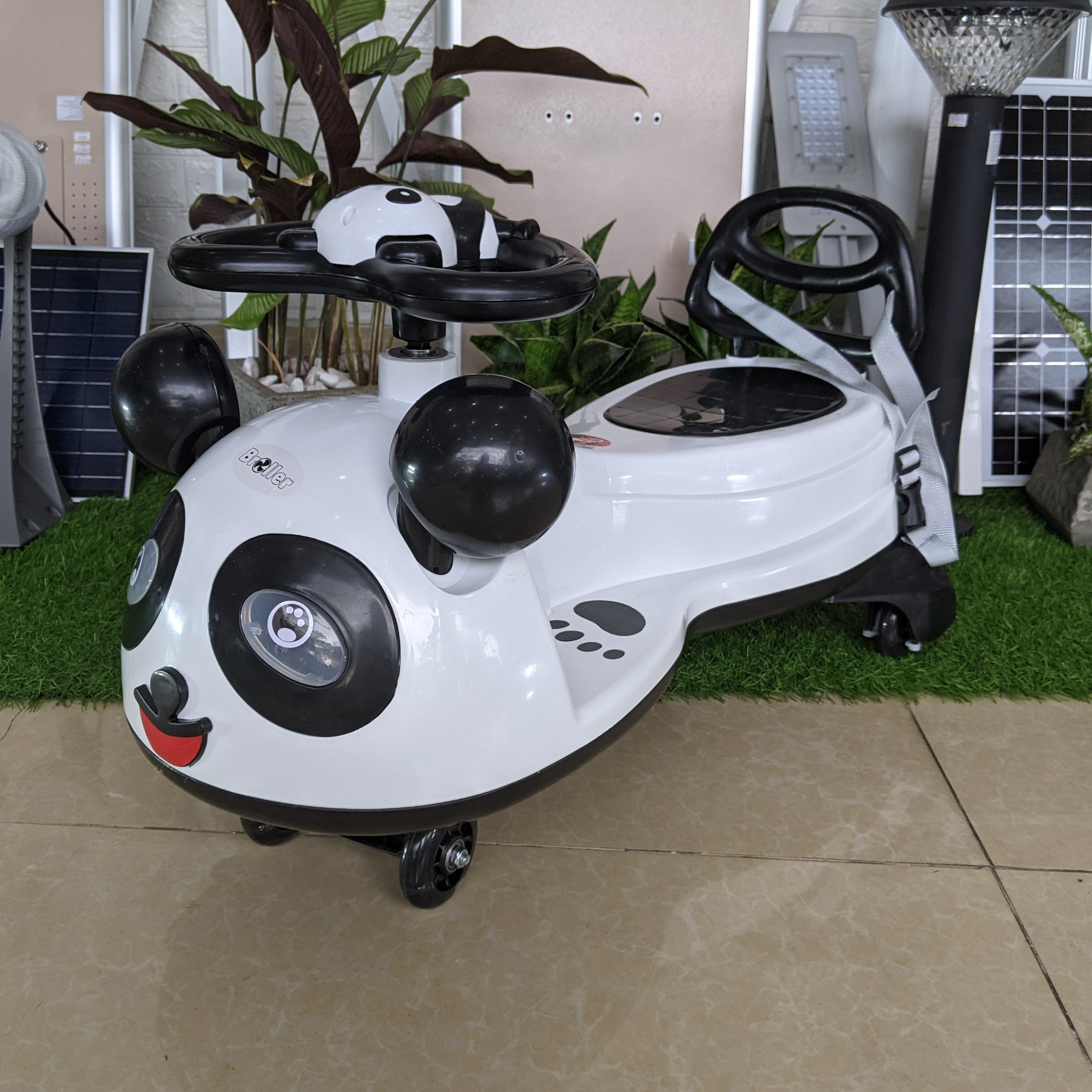 Xe lắc tay có đèn có nhạc BABY PLAZA HZL-658