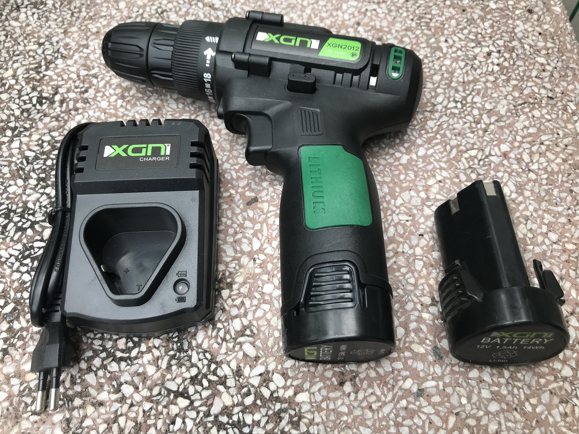 Máy khoan vặn vít dùng pin 12V XGN 2012