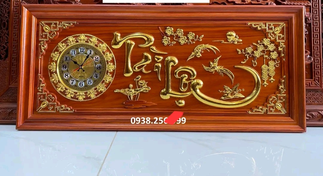 Tranh đồng hồ treo tường khắc chữ tài lộc bằng gỗ hương đỏ kt 48×108×4cm