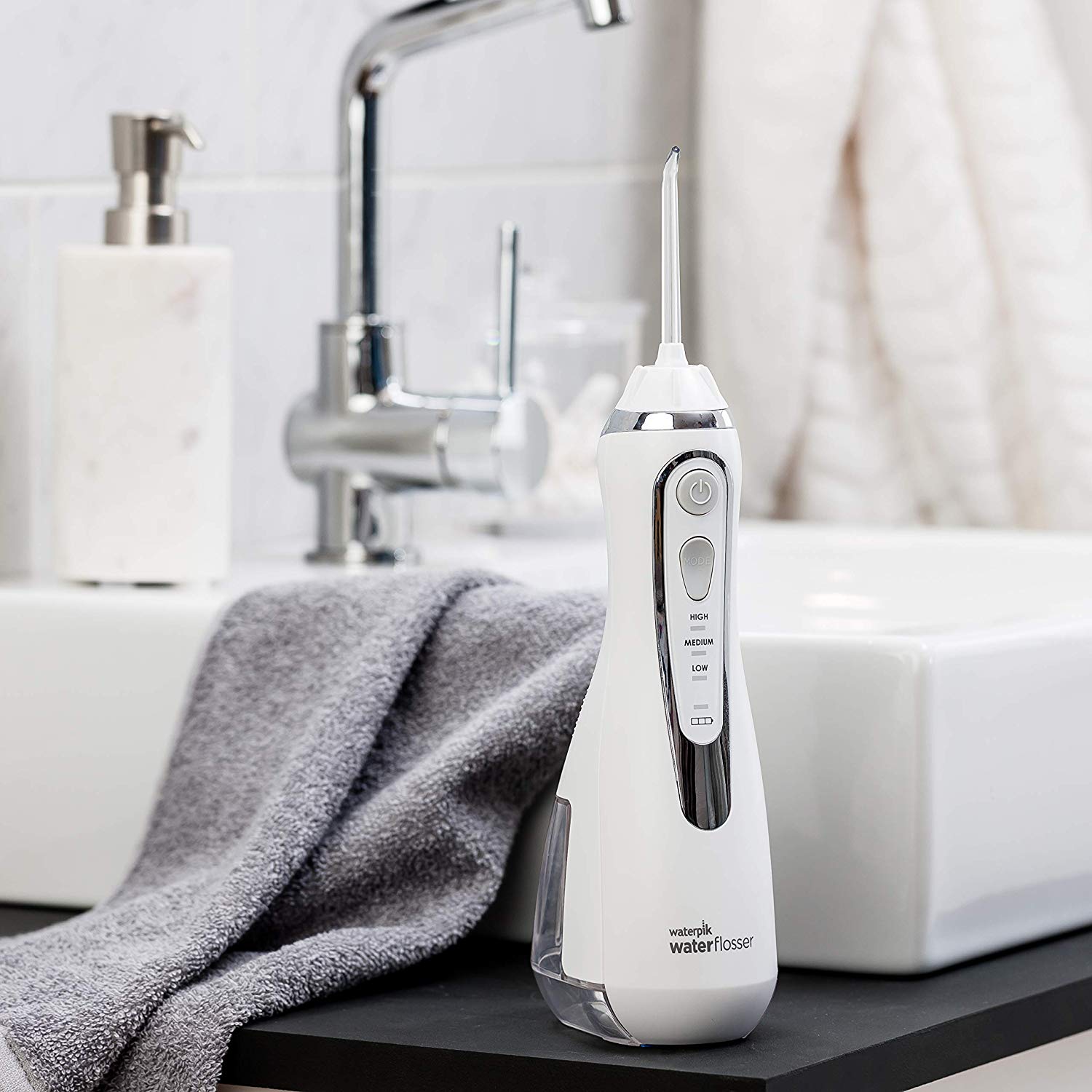 Máy tăm nước Waterpik White Cordless Advanced WP-560