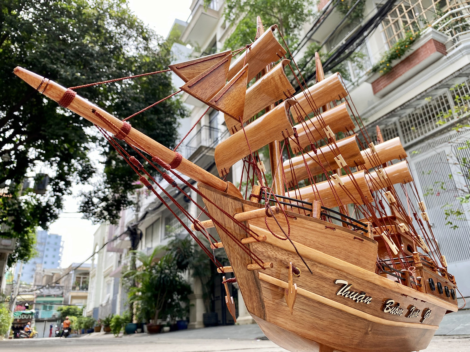 Thuyền gỗ phong thủy tài lộc may mắn, mô hình thuyền buồm trang trí, quà tặng khai trương tân gia