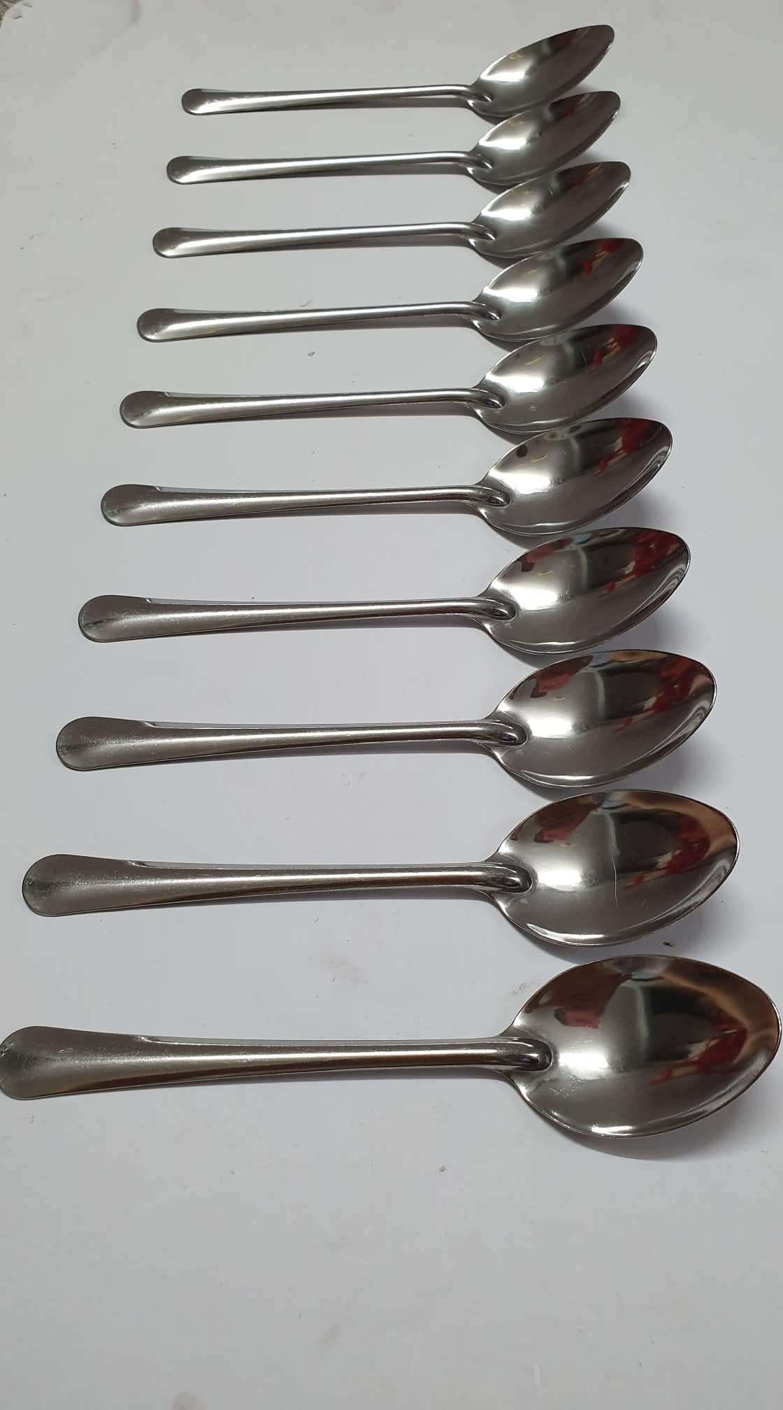 Bộ 10 muỗng inox ăn cơm,ăn phở dày dặn ,sáng bóng và không hoen ghỉ.