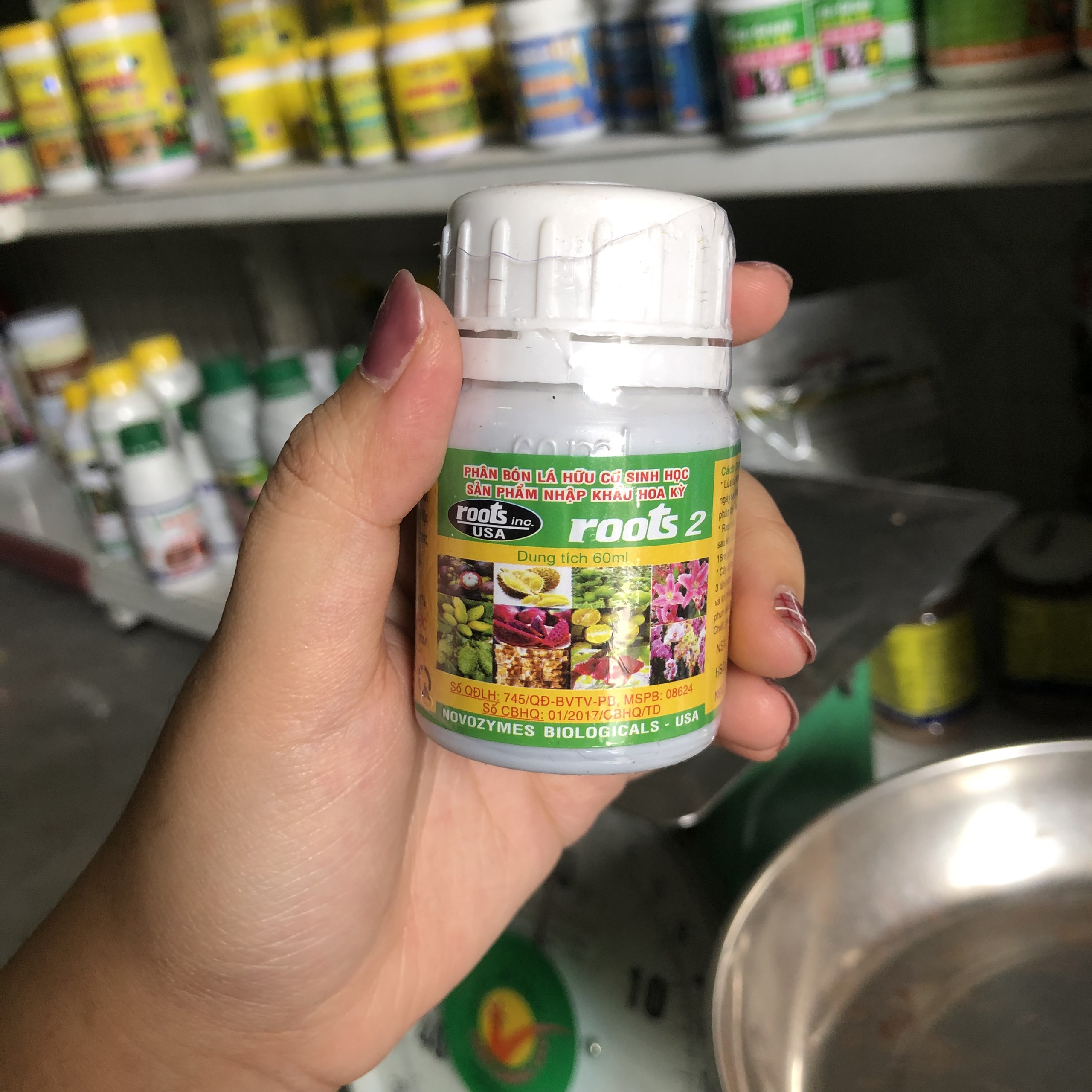 PHÂN BÓN LÁ CAO CẤP ROOTS 2-60ml