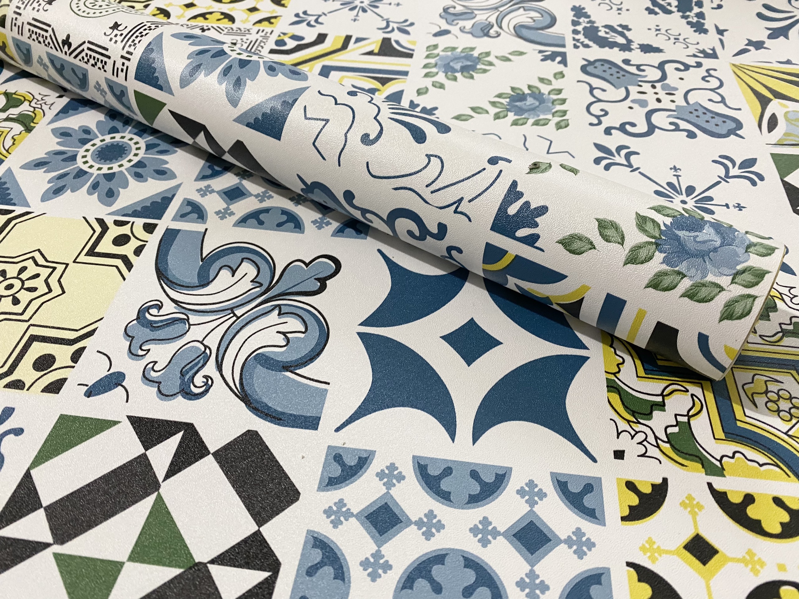 Decal dán tường decal cuộn gạch bông cổ điển có sẵn keo dễ dán
