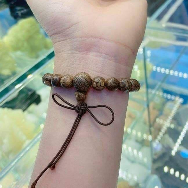 Vòng tay Trầm tốc tự nhiên size 8ly thơm vĩnh viễn