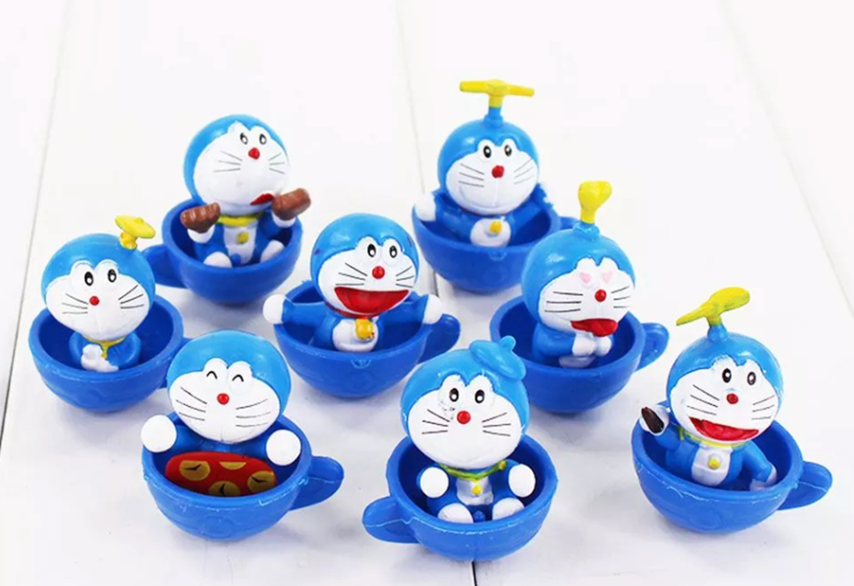 Doraemon ngồi trên tách trà - Bộ 1 mô hình nhân vật Doraemon dễ thương