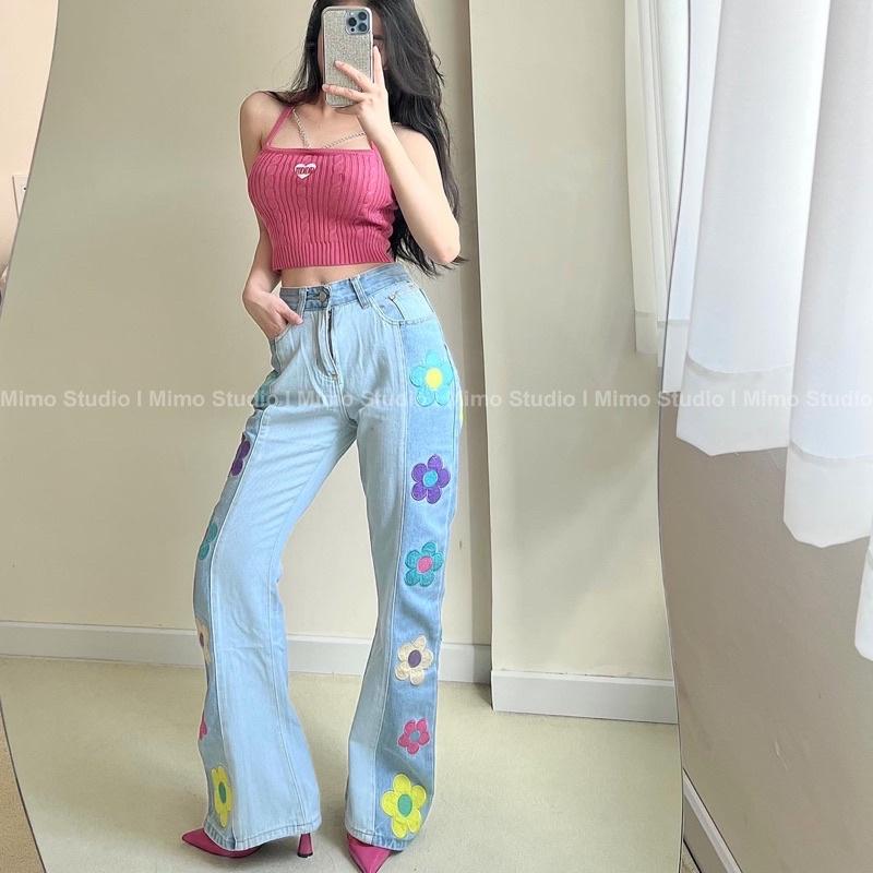 Áo len croptop phối chain - Quần jean thêu hoa ống loe