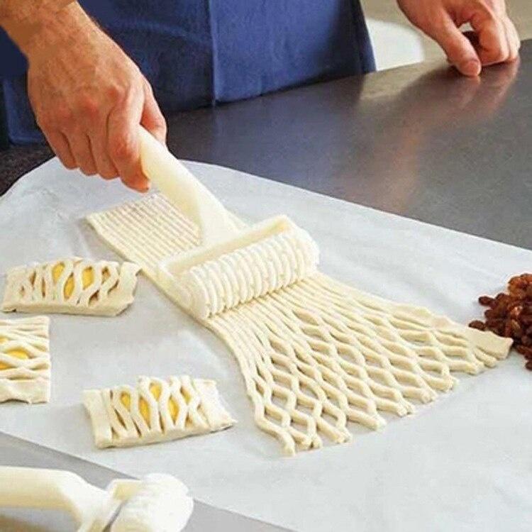 Plastic Dough Lattice Roller Cutter Pull Net Wheel Knife Pizza Pastry Cutter Embossing Pie Craft Making Tool Kitchen Baking Tool