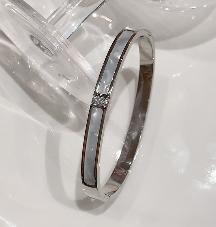 Vòng tay titan không gỉ đơn giản thời trang cho nữ, vòng tay nữ đẹp, vòng tay nữ sang trọng, vòng tay nữ phong cách thời trang