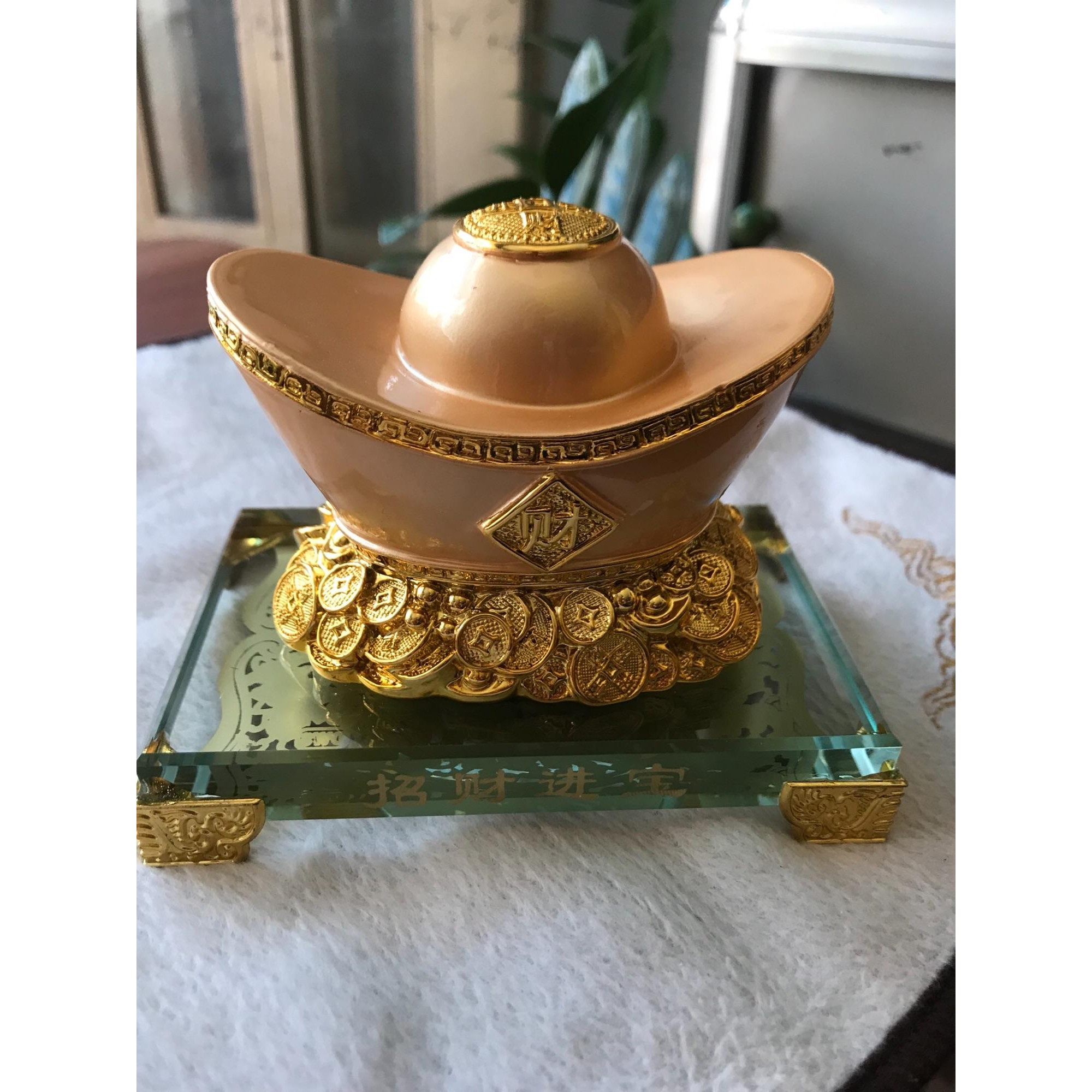 THỎI VÀNG TRÊN KHỐI TIỀN MẠ VÀNG MAY MẮN ĐÊ KIENGS ĐẺ BÀN DÀI 12CM CAO 10CM