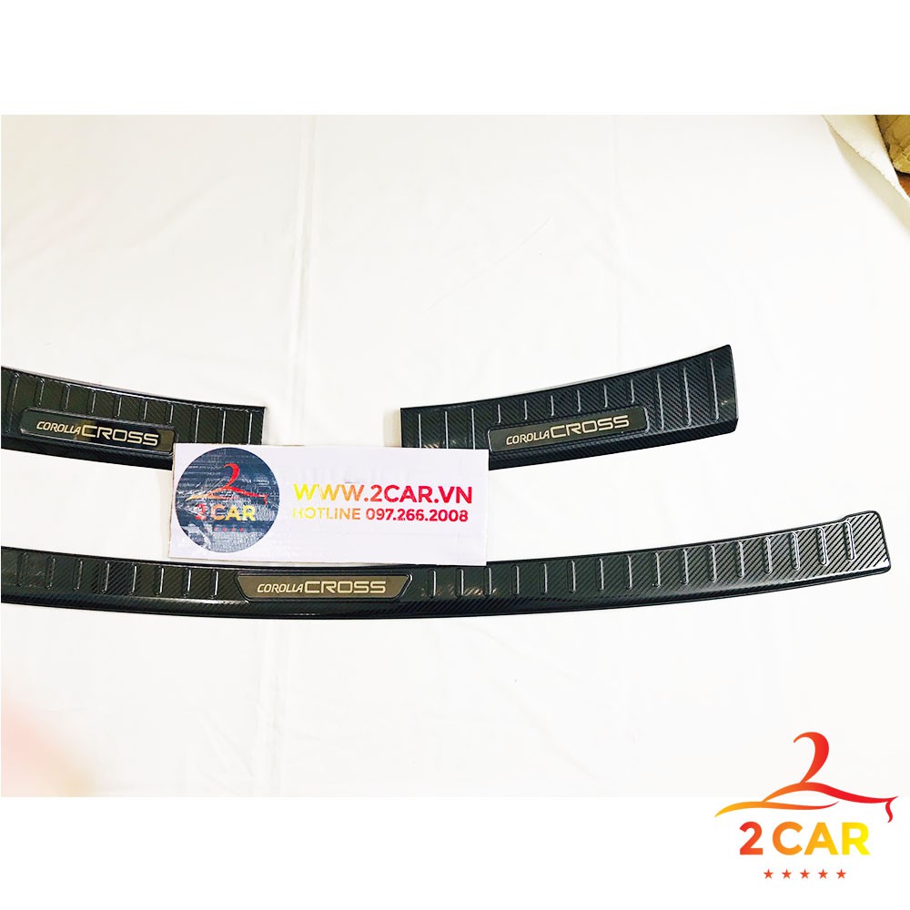 Ốp Chống trầy cốp trong, ngoài CARBON xe Toyota Corolla Cross 2020 2021 2022 2023 vân Cacbon cao cấp
