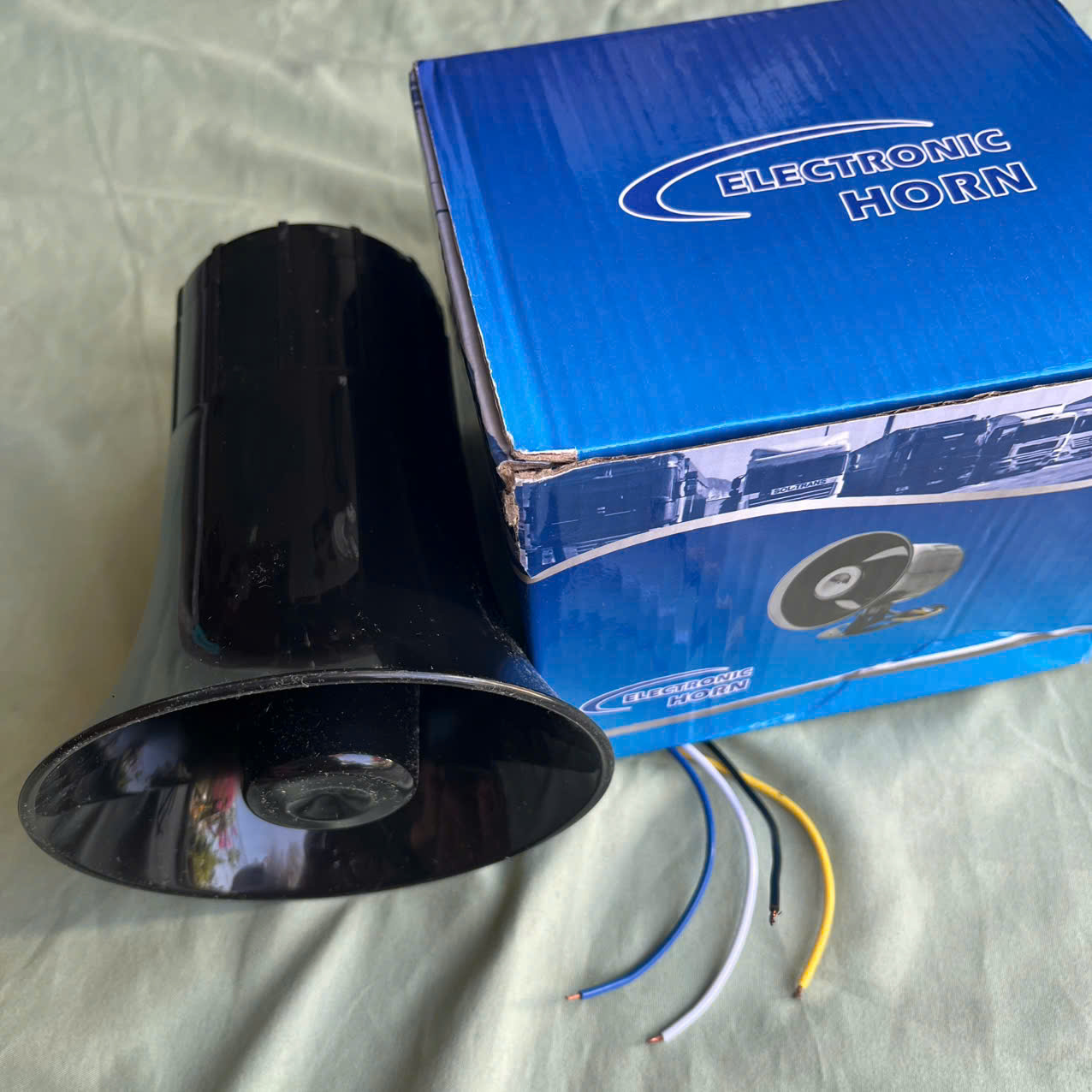 Còi Lùi Và Xi Nhan Xe Tải Phát Giọng Nói 12V-24V Loại Tốt Siêu Bền – An Toàn Hơn Khi Lái Xe đèn pha led