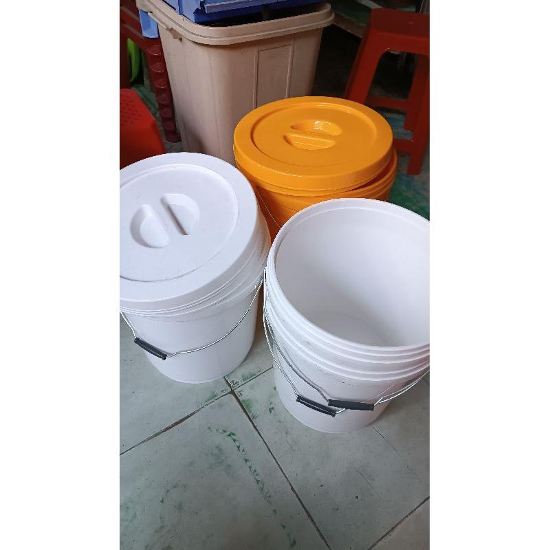 Thùng sơn 20 lít có quai sắt