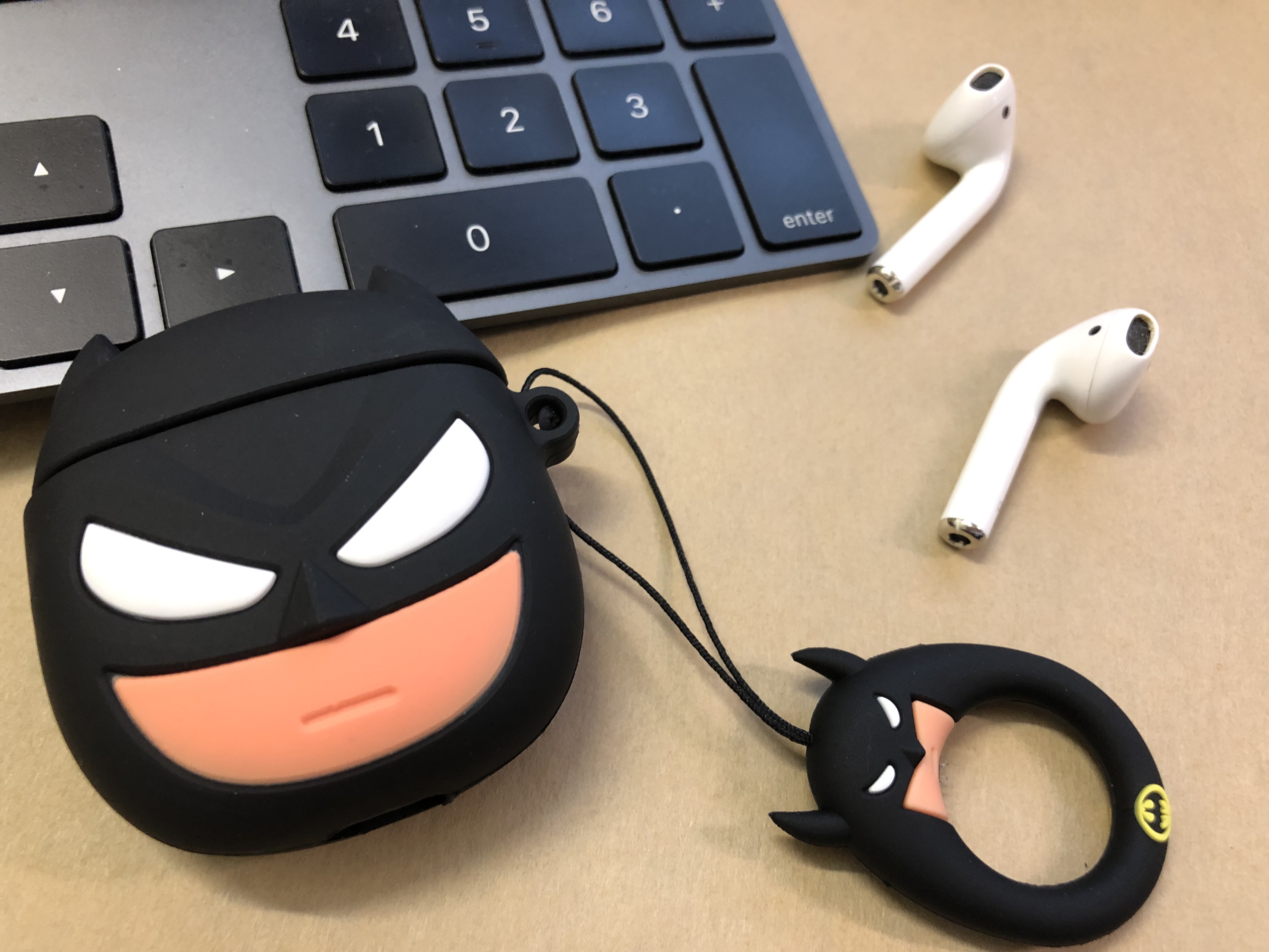 AIRPODS CASE BAO CASE SILICON VỎ ỐP SILICON BẢO VỆ CHO TAI NGHE AIRPODS 1, AIRPODS 2, AIRPODS PRO HÌNH NGƯỜI DƠI BATMAN