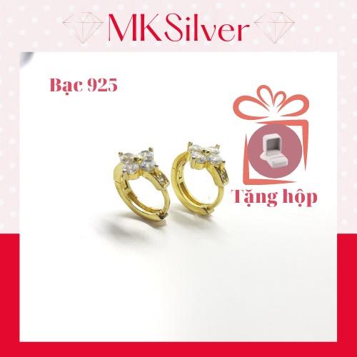 Khuyên tai bạc nữ 925 xi vàng đính đá bốn cách phong cách thời trang, bông khuyên tai nữ đẹp.
