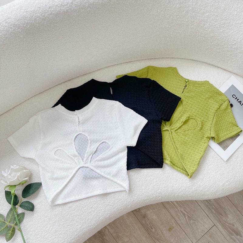 Áo croptop kiểu sexy hở lưng hình hoa, vải xốp mịn ôm form