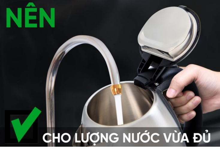 Ấm siêu tốc ELECTRIC KETTLE 1.8L - Ruột ấm  bằng inox cao cấp không gỉ,  Tay cầm cách nhiệt - Công suất lớn 1500W  Hàng chính hãng