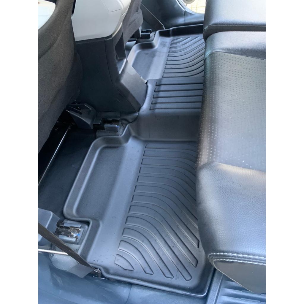 Thảm lót sàn xe ô tô Toyota Veloz/ Avanza 2022 Nhãn hiệu Macsim chất liệu nhựa TPE hàng loại 2