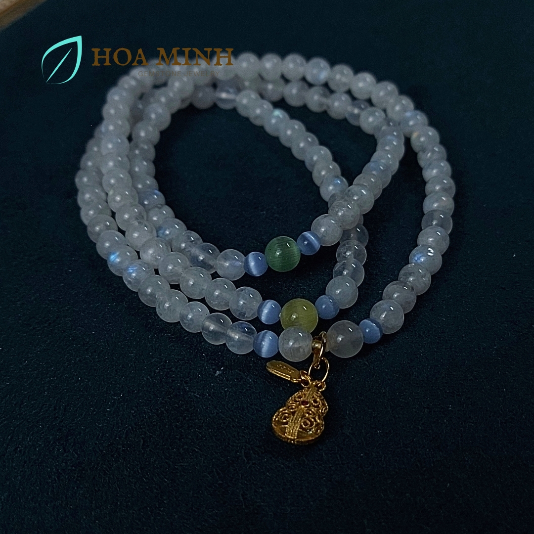 Vòng tay chuỗi 108 hạt đá Moonstone Mặt Trăng size hạt 5.3 li kiểu quấn 3 vòng phối viên đá mắt mèo charm hồ lô cẩm thạch tài lộc