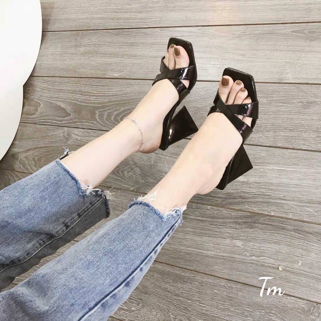 Guốc da bóng quai chéo gót trụ tam giác to - 9P
