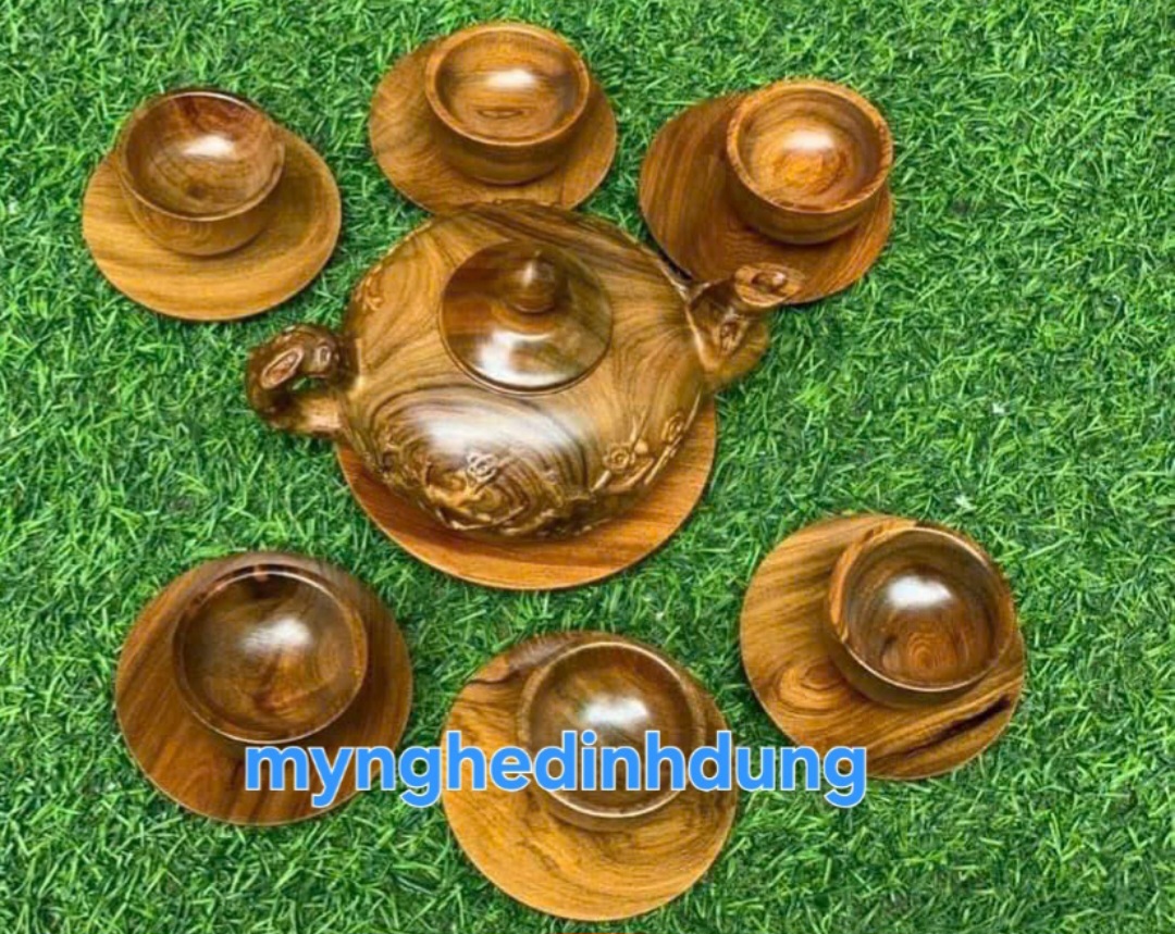 Bộ ấm chén bằng gỗ bách xanh thơm nức